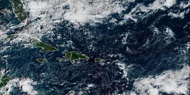 Aguaceros aislados en la tarde caluroso en la mayoría de las provincias