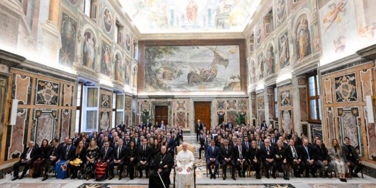 El Papa alerta sobre el riesgo de que la IA «deshumanice» la salud