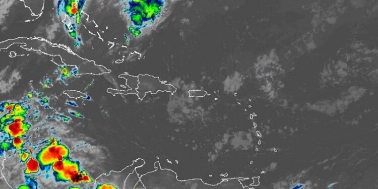Aguaceros y tronadas en varias provincias por efectos de vaguada