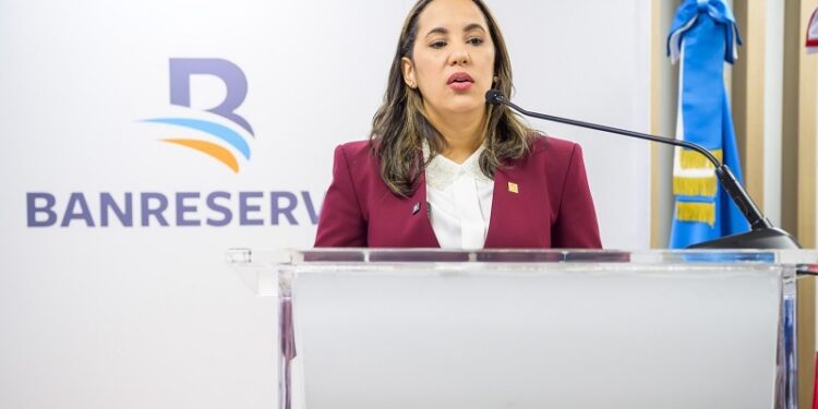 Banreservas impulsará el fortalecimiento de sus oficinas en el exterior