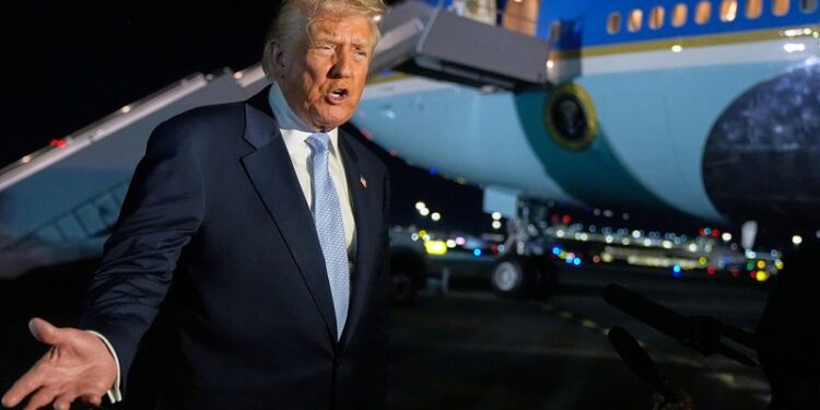 Trump amenaza a «cualquier país que haga negocios con Rusia»