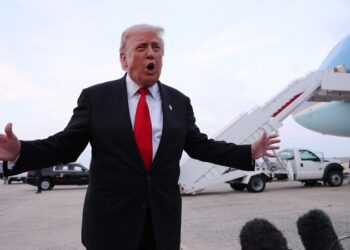 «Pronto comenzaremos a detenerlos también por tierra»: Nueva amenaza de Trump sobre Venezuela