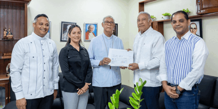 Gobierno entrega RD$ 27 millones para casa de acogida de sacerdotes