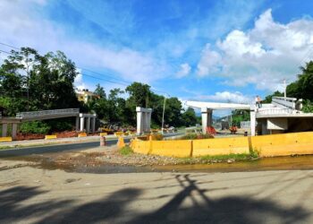 Obras Públicas instalará vigas centrales del puente peatonal y motorizado en Villa Altagracia