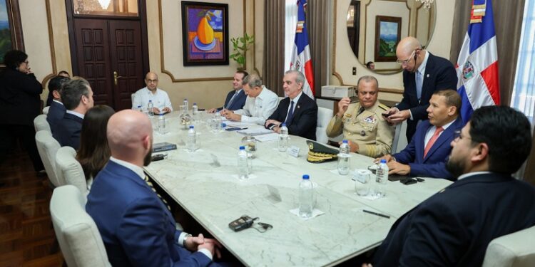 República Dominicana autoriza a EE.UU. el uso de sus bases aéreas en plena tensión en el Caribe