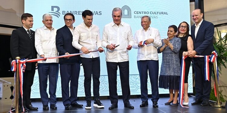 Banreservas inaugura Centro Cultural en el antiguo Hotel Mercedes de Santiago