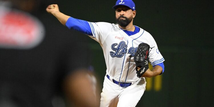 Valdez lanza en grande; Licey vence a Gigantes en el Quisqueya