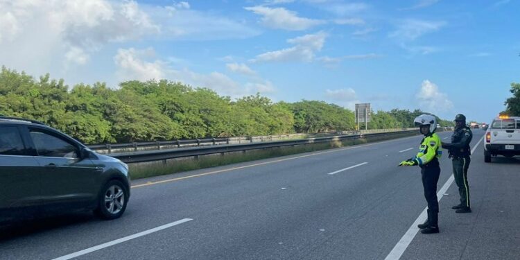 DIGESETT mantiene presencia en autopistas y carreteras para prevenir accidentes