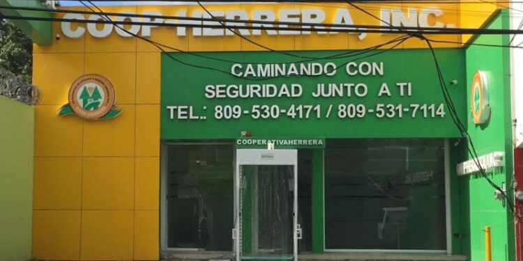 Ordenan juicio contra acusados de estafa en Coop-Herrera