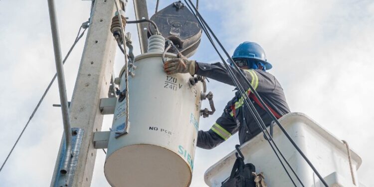 Edesur instala 746 nuevos transformadores de distribución en 11 demarcaciones
