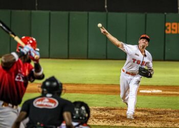 Brooks y Gasper conducen triunfo Toros sobre Leones