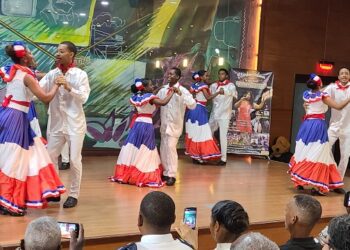 Blanka Paloma consolida 40 años de trayectoria folclórica y cultural ininterrumpida