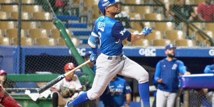 Licey cae frente a Leones en duelo citadino