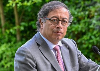 Un club para adultos y tiendas de lujo: El detalle de los gastos de Petro salen a la luz