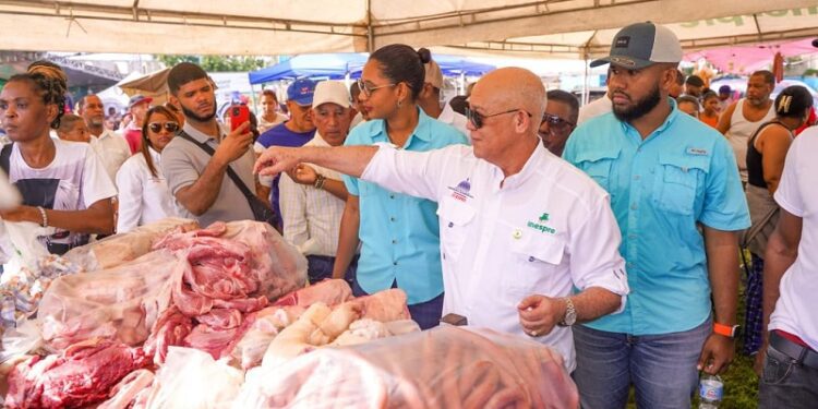 Inespre inicia en Los Frailes el programa Grandes Ferias de Productores, como parte de la Brisita Navideña