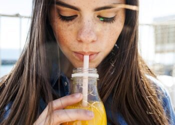 Descubra los efectos ocultos de beber jugo de naranja cada día
