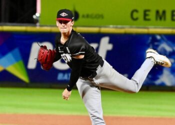 Lockhart y Valdez comandan blanqueada 5-0 sobre Licey
