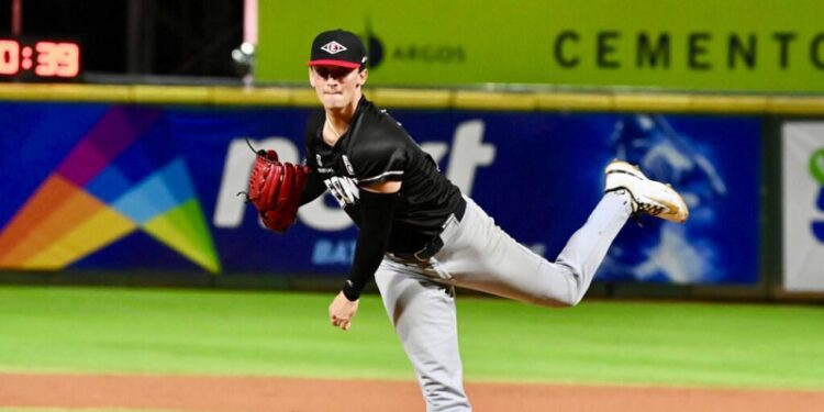 Lockhart y Valdez comandan blanqueada 5-0 sobre Licey