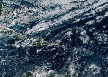 Lluvias y tronadas matutinas este miércoles por efectos de una vaguada