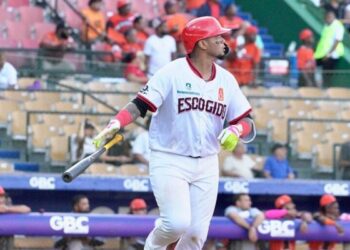 Jonrones de Maldonado, Franchy y Yamaico guían paliza sobre Toros