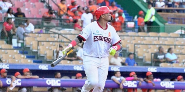 Jonrones de Maldonado, Franchy y Yamaico guían paliza sobre Toros