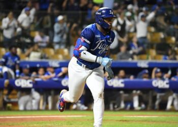 Licey hace historia frente a las Águilas con cuarta victoria en línea