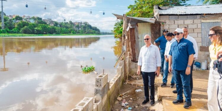 Ministro José Paliza supervisa avances del proyecto de transformación en Las Lilas