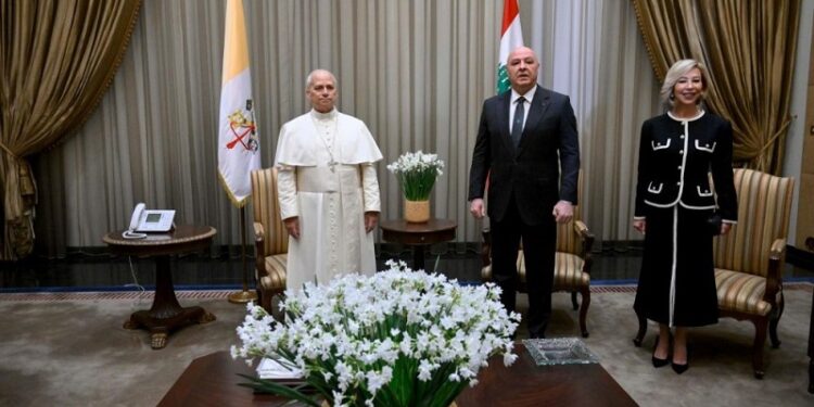 El avión de León XIV aterrizó en Líbano, segunda etapa de su viaje