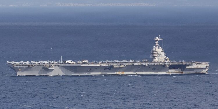 El portaviones más grande del mundo entra en el mar Caribe