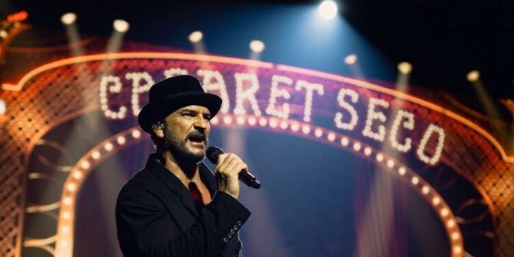 Ricardo Arjona regresa a los escenarios con su gira mundial “Lo que el Seco no dijo”