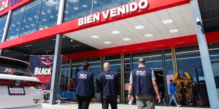 Aduanas interviene dos tiendas chinas en Azua