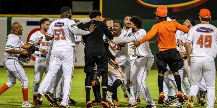 Hit de Gilberto Celestino deja a los Gigantes en el terreno