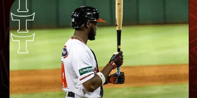 Sánchez se vuelve a lucir pero Gigantes ganan por la mínima en el Corral