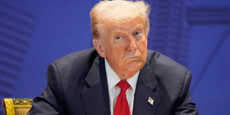 Trump afirma que «no cree» que EE.UU. «entre en guerra» con Venezuela