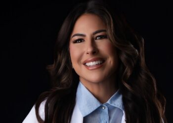 ¿Se pueden transmitir las bacterias bucales por los besos?