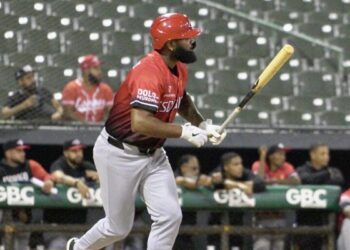 Leones consiguen segundo triunfo en línea ante las Estrellas