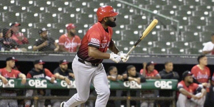 Leones consiguen segundo triunfo en línea ante las Estrellas