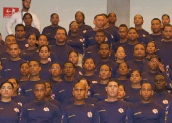 Presidente Abinader juramenta 865 nuevos agentes para fortalecer el control migratorio en todo el país