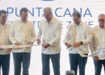 Ministro Bisonó proyecta que República Dominicana superará los US$5,000 millones en inversión