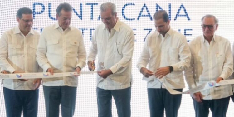 Ministro Bisonó proyecta que República Dominicana superará los US$5,000 millones en inversión