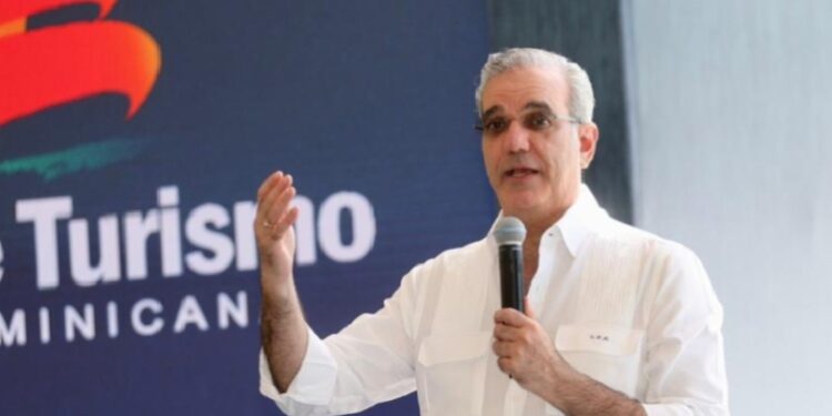 Abinader resalta valor histórico del Parque Submarino La Caleta