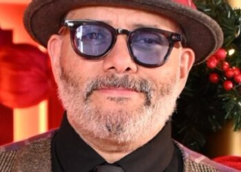 Pavel Núñez convierte el dolor en amor en especial de Navidad