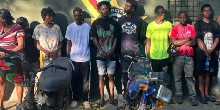 Ejército detiene 30 haitianos indocumentados en Montecristi