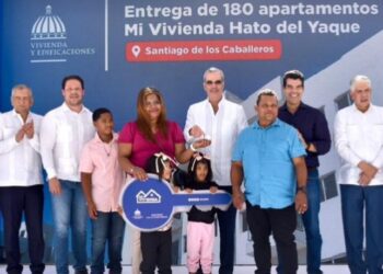 Presidente Abinader inaugura 180 viviendas en Hato del Yaque de Santiago 