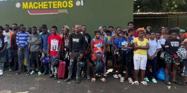 Ejército detiene a 228 haitianos indocumentados en Valverde y Santiago Rodríguez