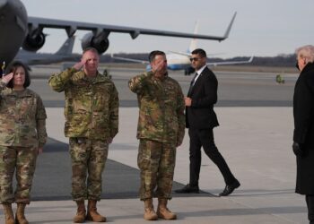 Trump responde si busca autorización del Congreso para realizar ataques en tierra en Venezuela