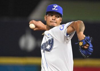 Abreu luce imponente en blanqueada del Licey sobre Gigantes