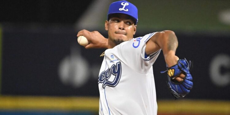 Abreu luce imponente en blanqueada del Licey sobre Gigantes