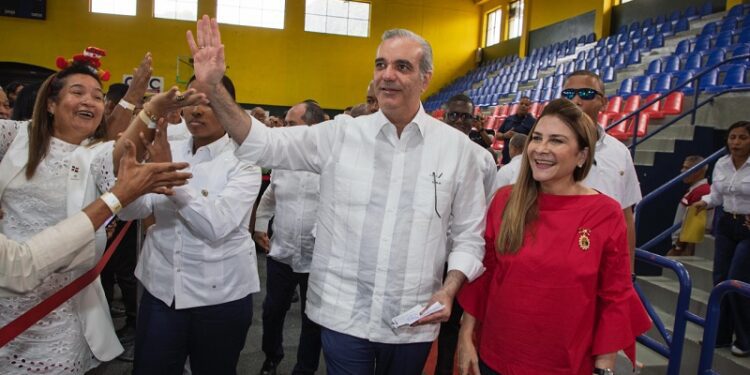 Abinader destaca avances de su gestión