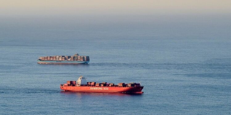 Fuerzas especiales de EE.UU. interceptan un carguero entre China e Irán y destruyen su carga